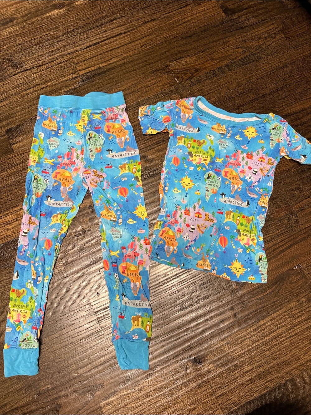 Little Sleepies 2 Piece Short Sleeve PJ set in 3T in Around the World